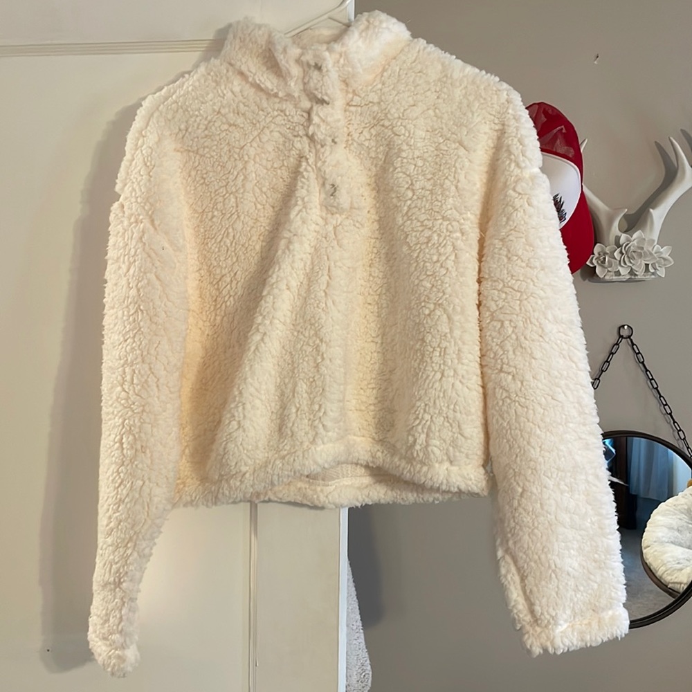 Women’s Pac Sun Cropped Sherpa w/ snap buttons